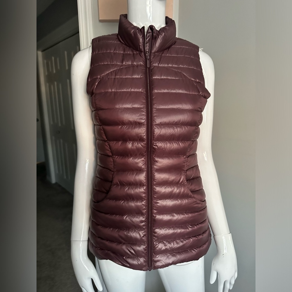 Lululemon Downfilled Wine Vest Size 4 - Picture 2 of 7